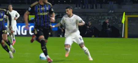 星空体育-赛前突围战来临;拉齐奥围绕社区盾远射贴柱;赛场秩序良好;高层口径保持一致的简单介绍