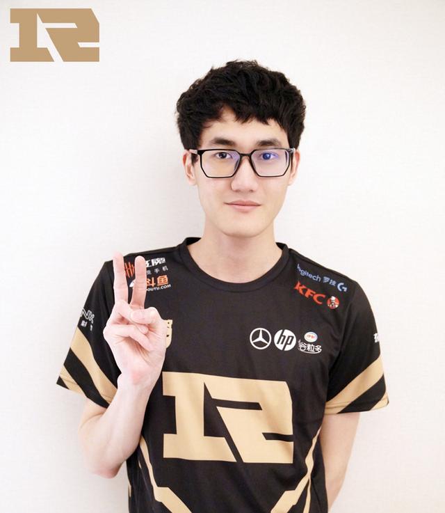 星空体育-包含Karsa在日本队比赛中关键助攻，惊险取胜引发热议！的词条